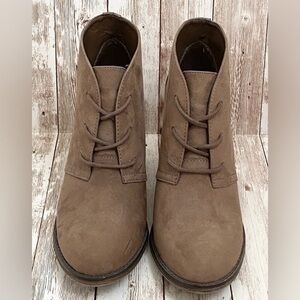 MIA SHAWNA BEIGE / TAUPE BOOTIES 8